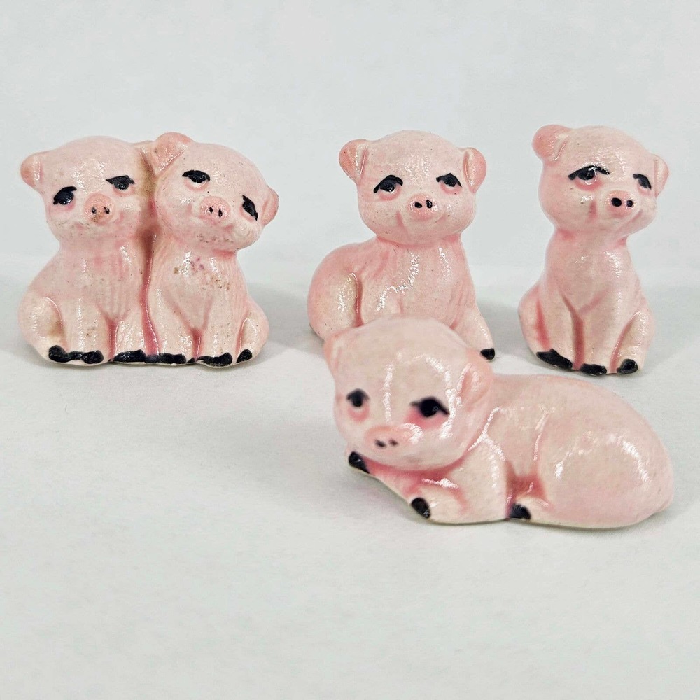 Vintage set of 4 tiny hand painted miniature porcelain pink piglets 0.75-1.25"
